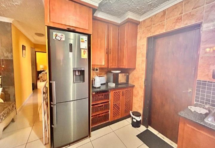 4 Bedroom Property for Sale in Blue Hills Gauteng