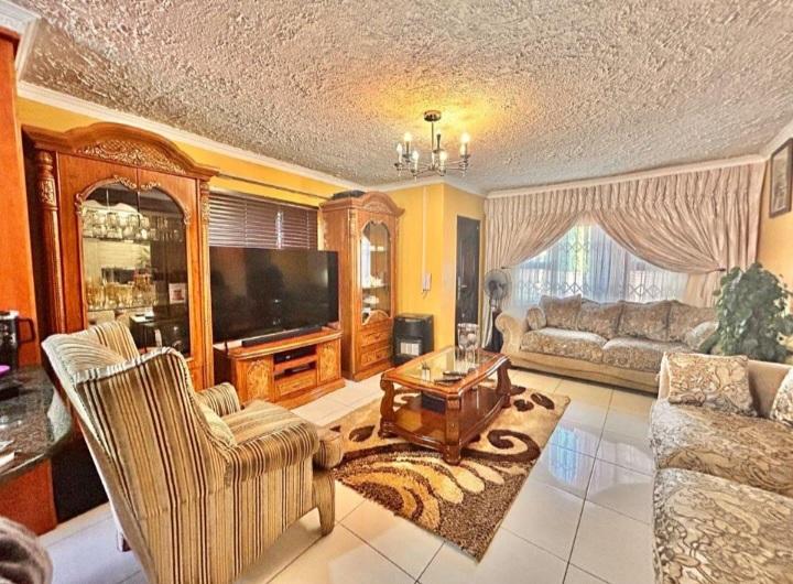 4 Bedroom Property for Sale in Blue Hills Gauteng