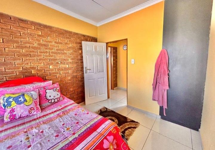 4 Bedroom Property for Sale in Blue Hills Gauteng