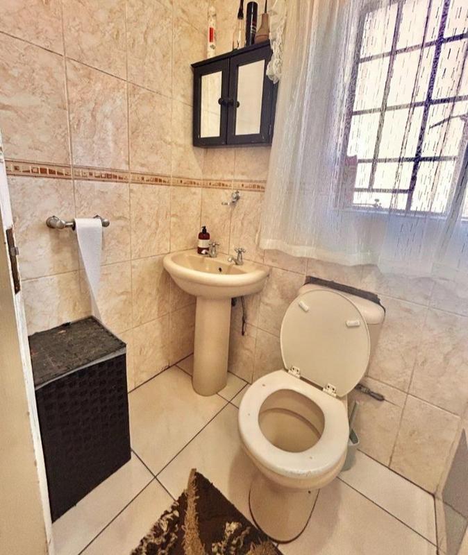 4 Bedroom Property for Sale in Blue Hills Gauteng