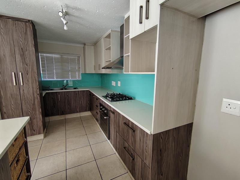 To Let 2 Bedroom Property for Rent in Fourways Gauteng