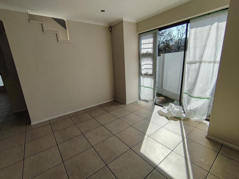 To Let 2 Bedroom Property for Rent in Fourways Gauteng