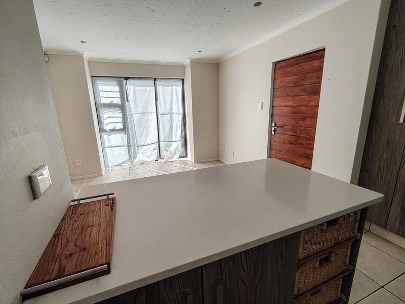 To Let 2 Bedroom Property for Rent in Fourways Gauteng