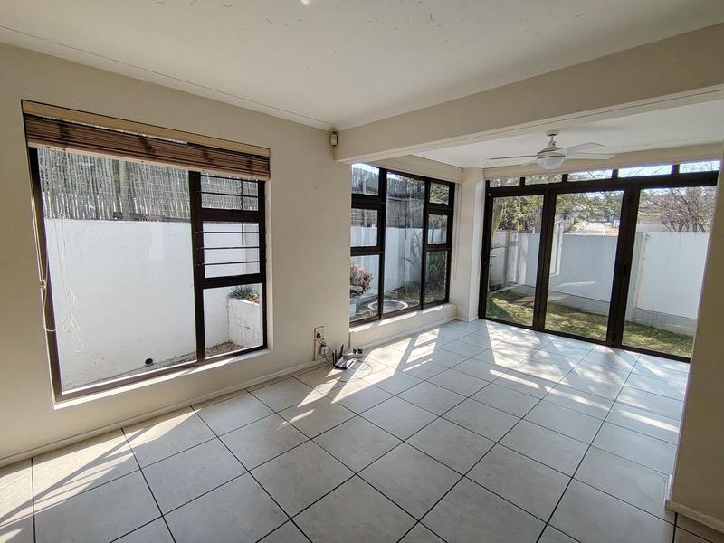 To Let 2 Bedroom Property for Rent in Fourways Gauteng