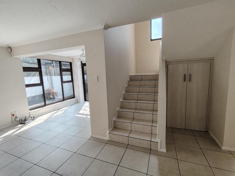 To Let 2 Bedroom Property for Rent in Fourways Gauteng