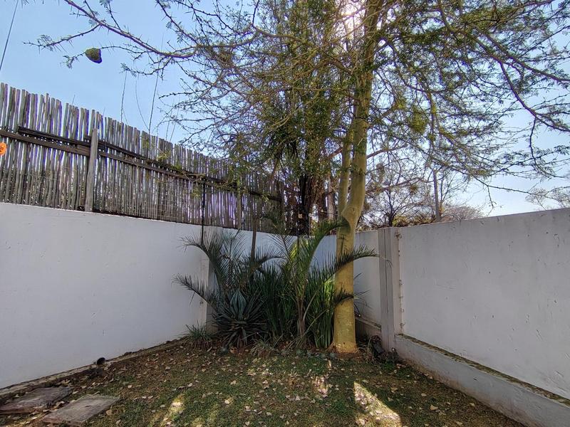 To Let 2 Bedroom Property for Rent in Fourways Gauteng