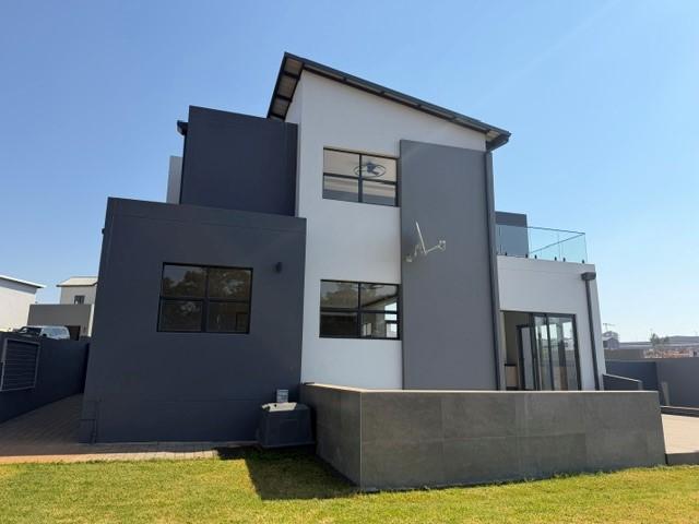 4 Bedroom Property for Sale in Fountainbrook Estate Gauteng
