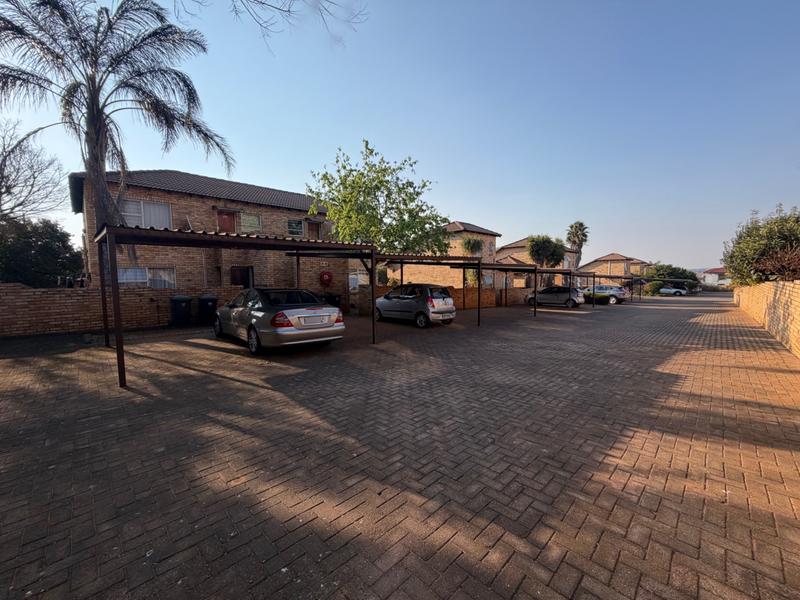 2 Bedroom Property for Sale in Heuwelsig Estate Gauteng