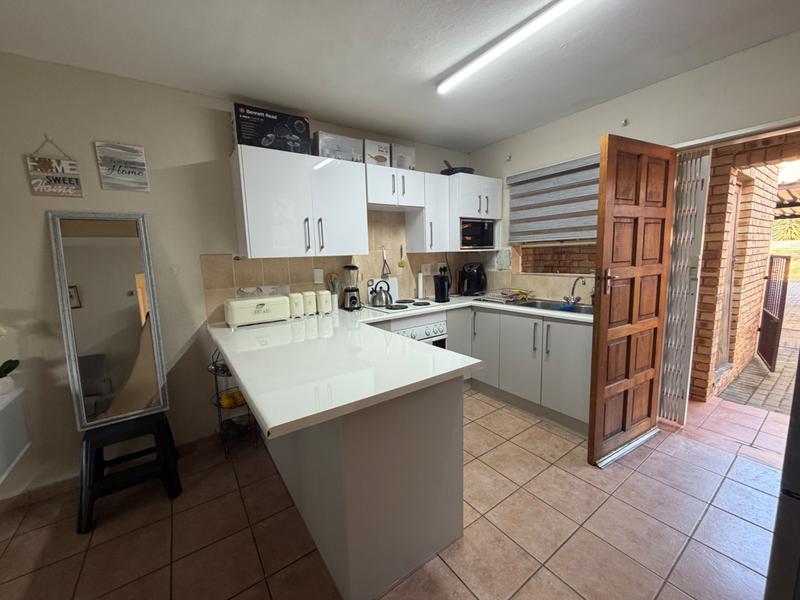 2 Bedroom Property for Sale in Heuwelsig Estate Gauteng