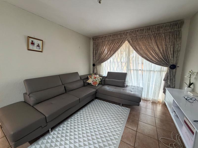 2 Bedroom Property for Sale in Heuwelsig Estate Gauteng
