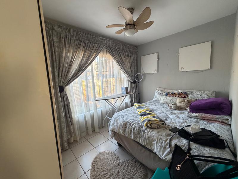 2 Bedroom Property for Sale in Heuwelsig Estate Gauteng