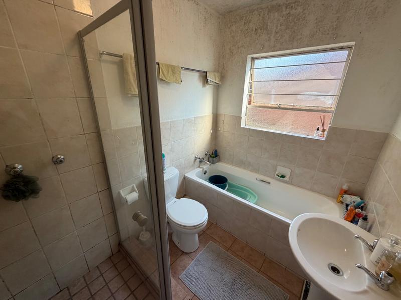 2 Bedroom Property for Sale in Heuwelsig Estate Gauteng