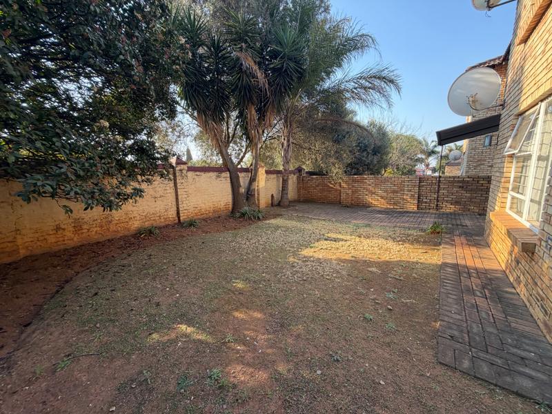 2 Bedroom Property for Sale in Heuwelsig Estate Gauteng