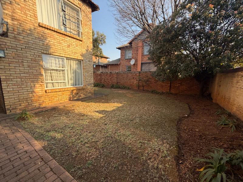2 Bedroom Property for Sale in Heuwelsig Estate Gauteng