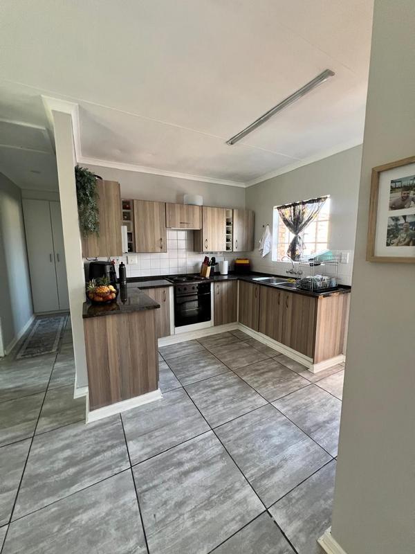To Let 2 Bedroom Property for Rent in Sunair Park Gauteng