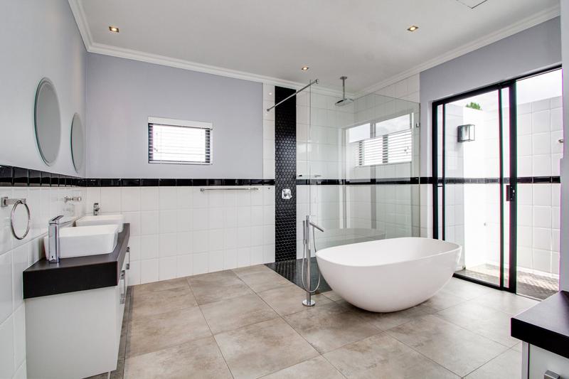 To Let 4 Bedroom Property for Rent in Helderfontein Estate Gauteng