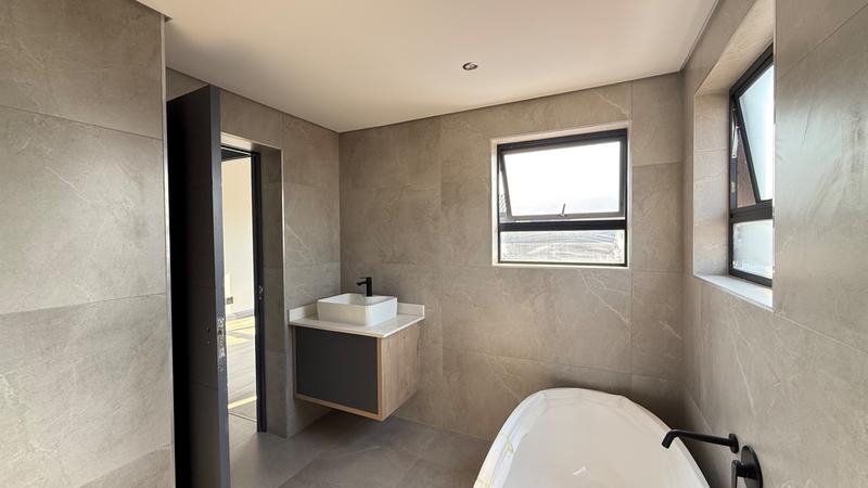 4 Bedroom Property for Sale in Fountainbrook Estate Gauteng