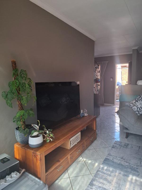 To Let 2 Bedroom Property for Rent in Rooihuiskraal North Gauteng