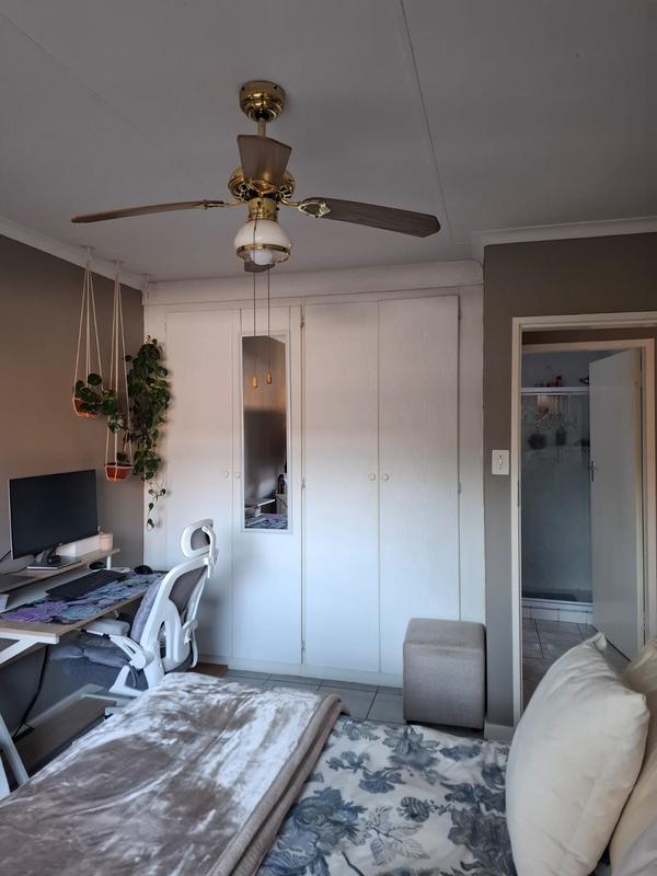 To Let 2 Bedroom Property for Rent in Rooihuiskraal North Gauteng