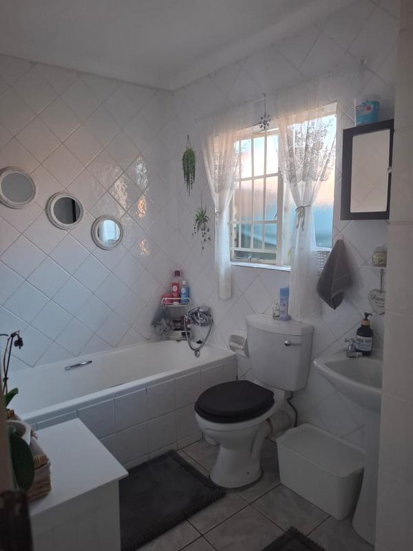To Let 2 Bedroom Property for Rent in Rooihuiskraal North Gauteng