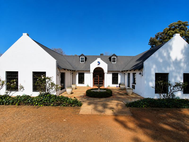 Commercial Property for Sale in Die Hoewes Gauteng