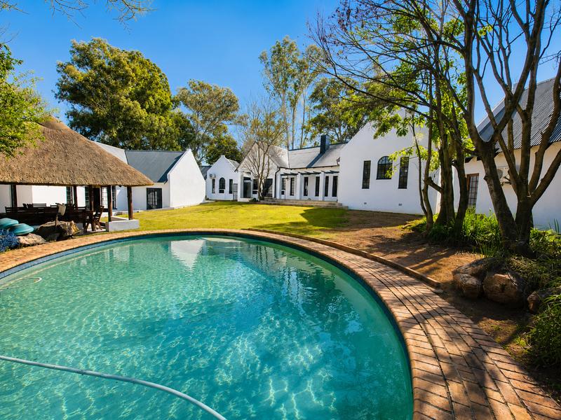 Commercial Property for Sale in Die Hoewes Gauteng