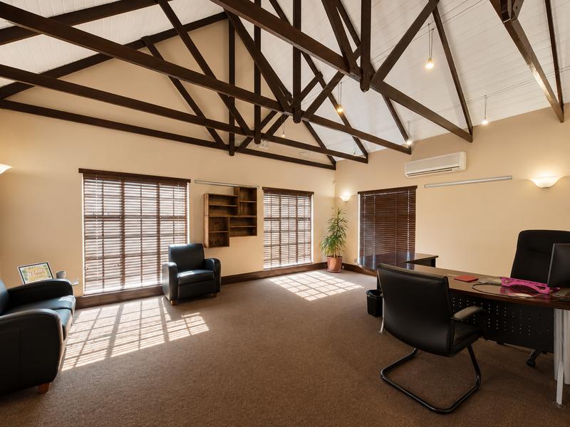 Commercial Property for Sale in Die Hoewes Gauteng