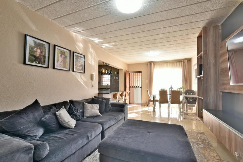 2 Bedroom Property for Sale in Bassonia Gauteng