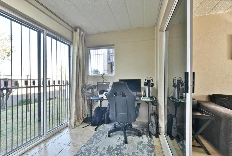 2 Bedroom Property for Sale in Bassonia Gauteng