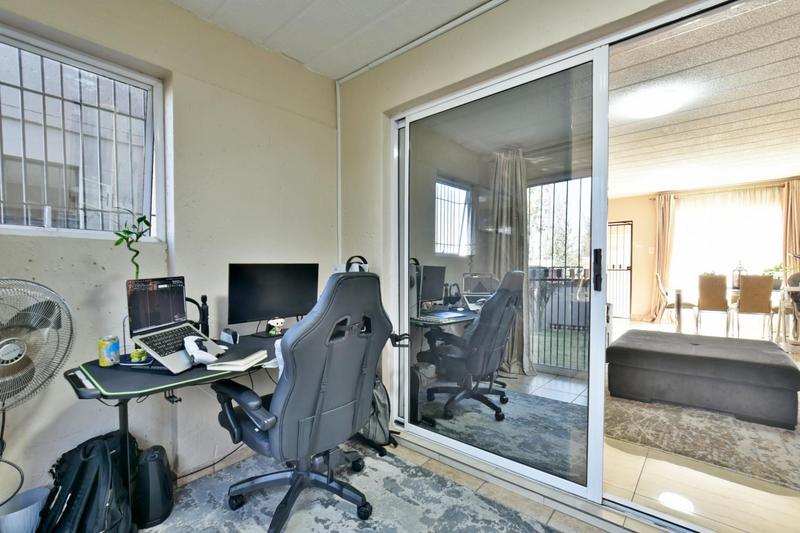 2 Bedroom Property for Sale in Bassonia Gauteng