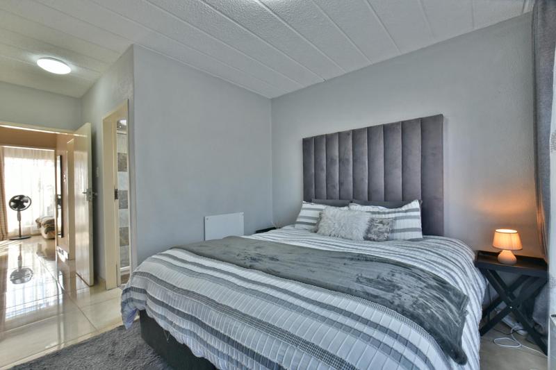 2 Bedroom Property for Sale in Bassonia Gauteng