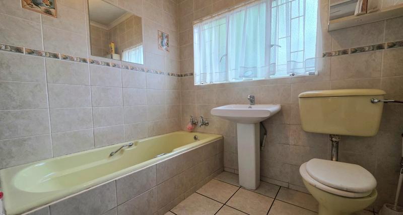 3 Bedroom Property for Sale in Flora Gardens Gauteng