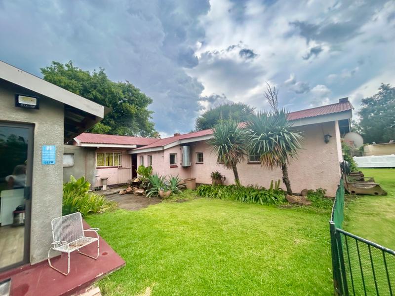 3 Bedroom Property for Sale in Vanderbijlpark Cw 6 Gauteng