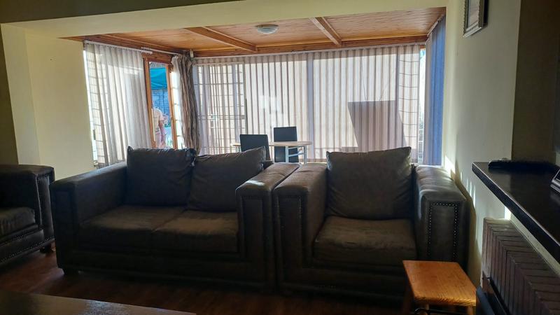 To Let 3 Bedroom Property for Rent in Wychwood Gauteng