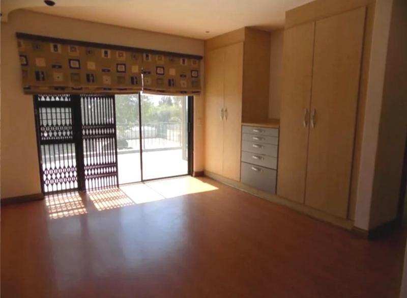 To Let 5 Bedroom Property for Rent in Constantia Kloof Gauteng