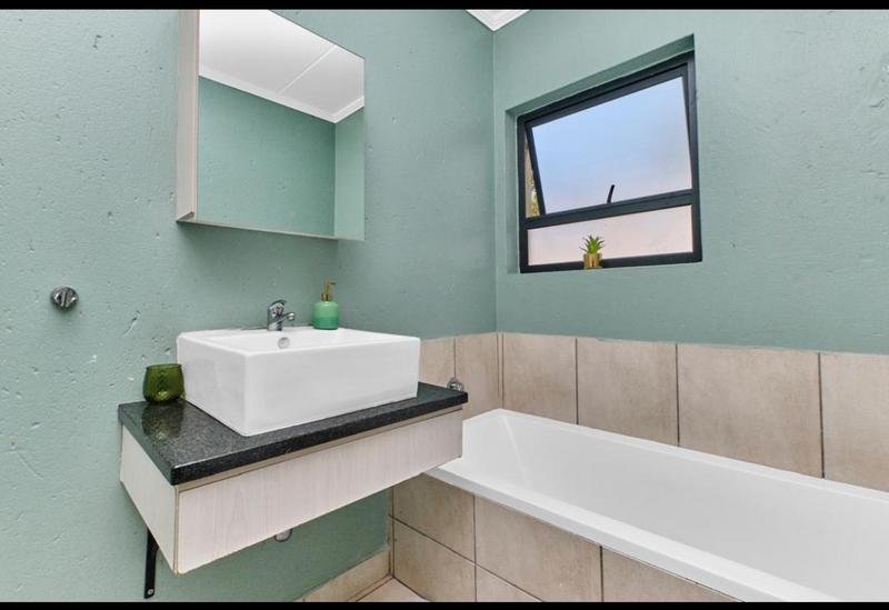 3 Bedroom Property for Sale in Lonehill Gauteng