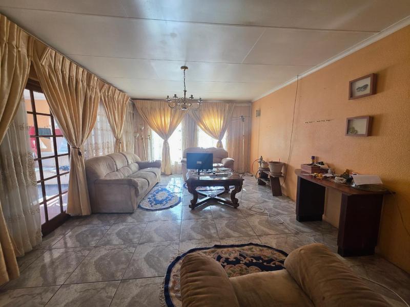 3 Bedroom Property for Sale in Dawn Park Gauteng