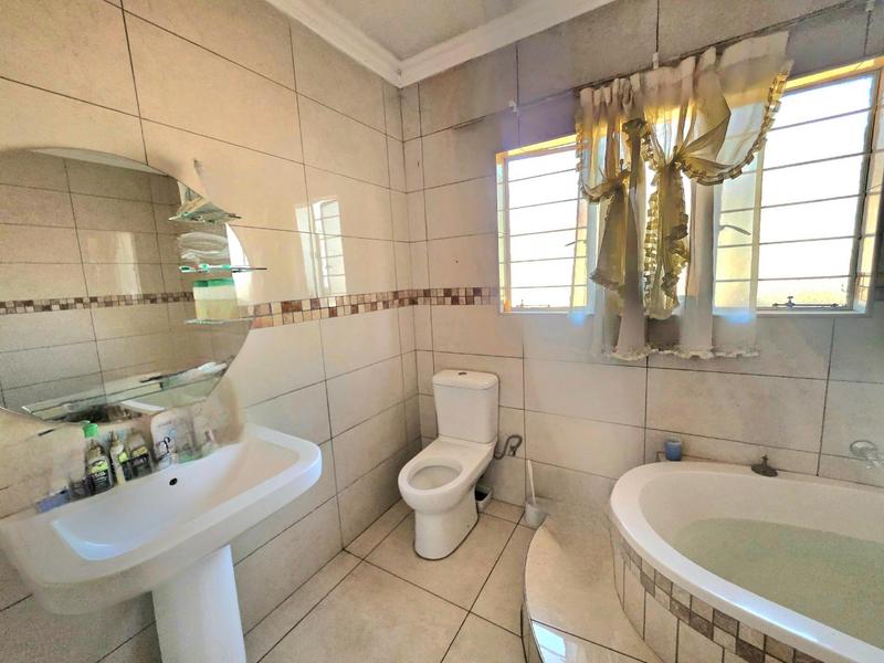 3 Bedroom Property for Sale in Dawn Park Gauteng