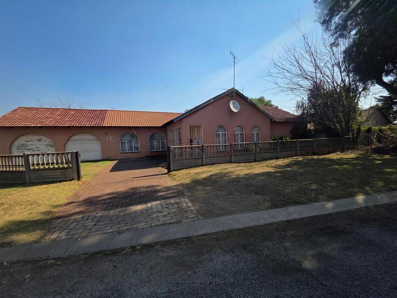 3 Bedroom Property for Sale in Dawn Park Gauteng