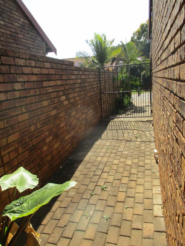 3 Bedroom Property for Sale in Annlin Gauteng