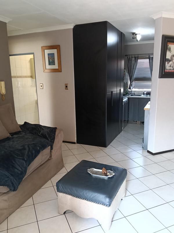 2 Bedroom Property for Sale in South Crest Gauteng