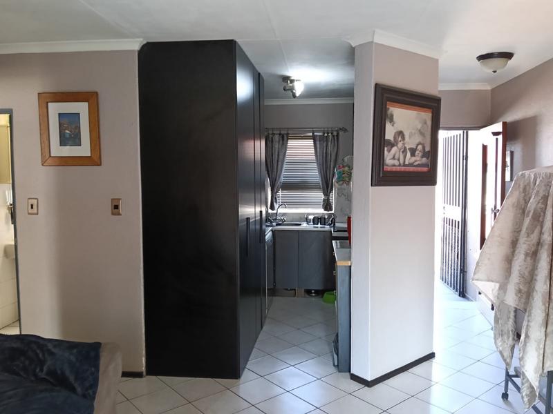 2 Bedroom Property for Sale in South Crest Gauteng