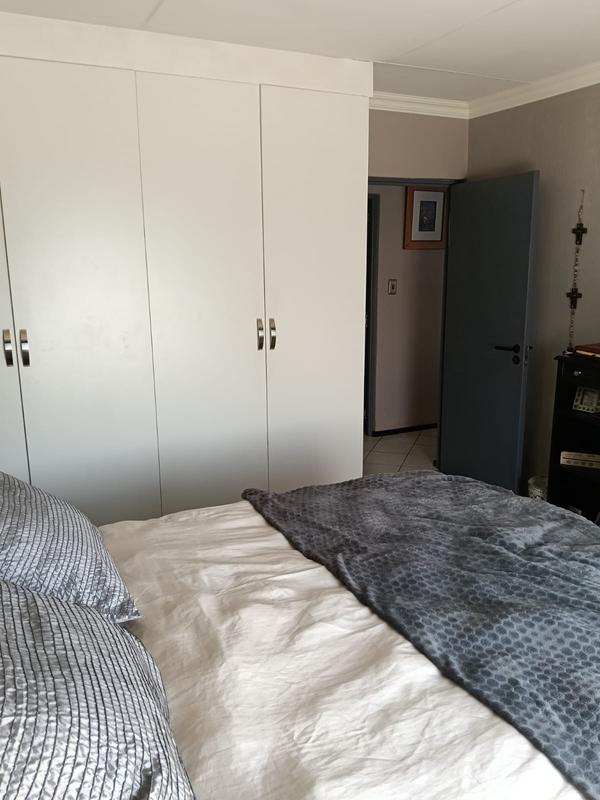 2 Bedroom Property for Sale in South Crest Gauteng
