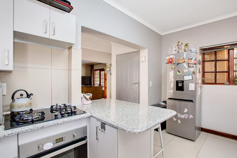 To Let 3 Bedroom Property for Rent in Douglasdale Gauteng