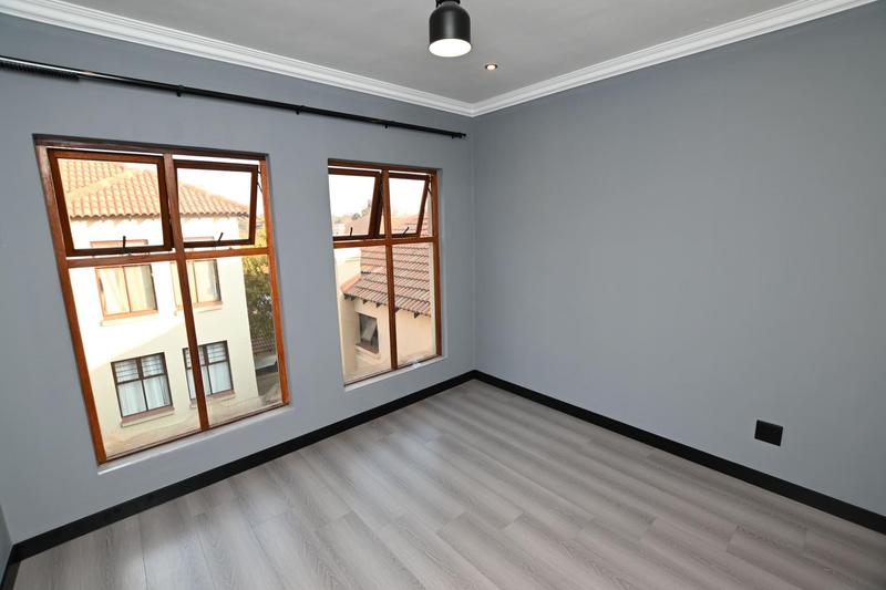 To Let 2 Bedroom Property for Rent in Bryanston Gauteng