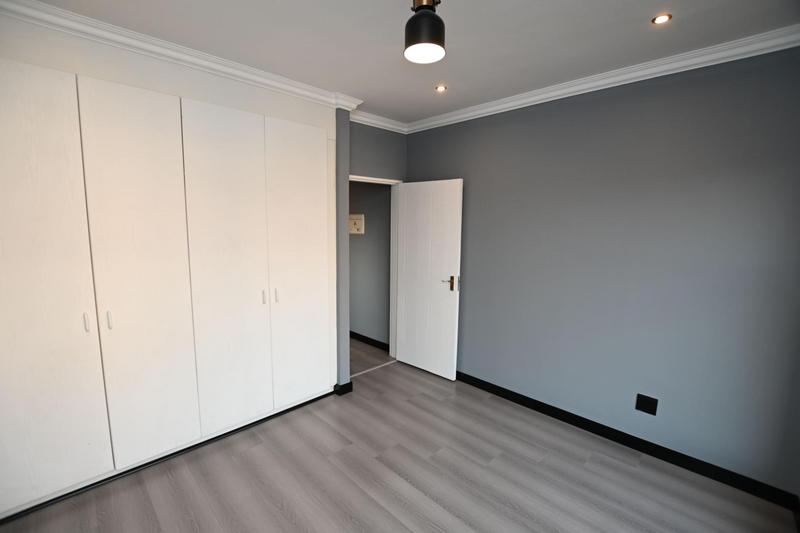 To Let 2 Bedroom Property for Rent in Bryanston Gauteng