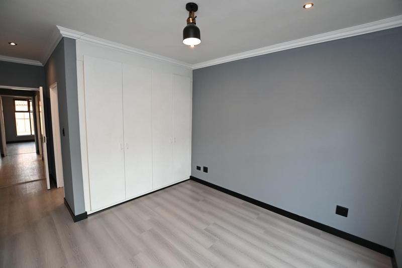 To Let 2 Bedroom Property for Rent in Bryanston Gauteng
