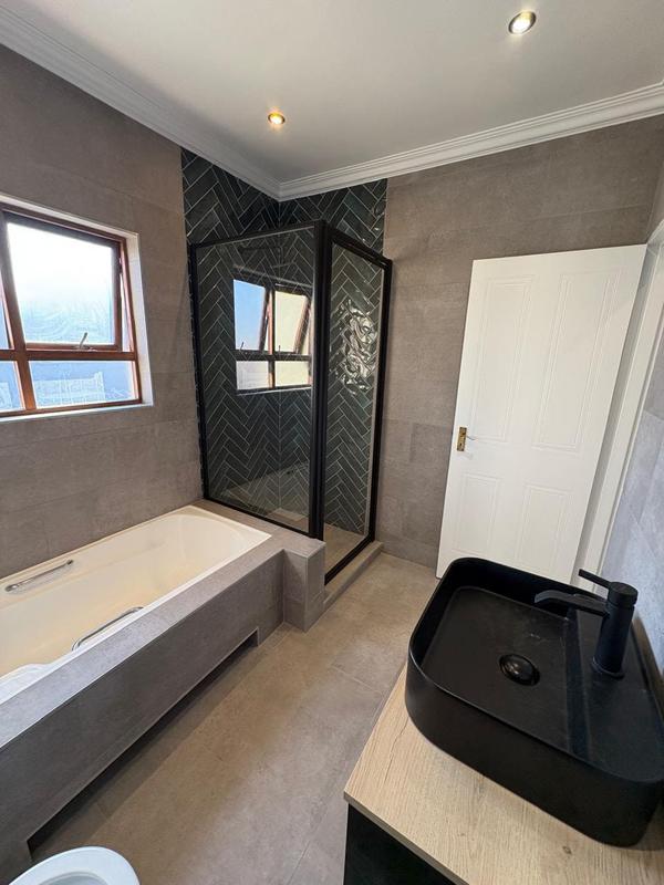 To Let 2 Bedroom Property for Rent in Bryanston Gauteng