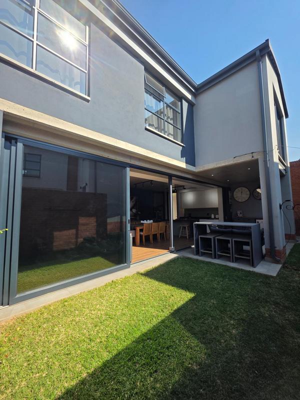 To Let 4 Bedroom Property for Rent in Lynnwood Gauteng
