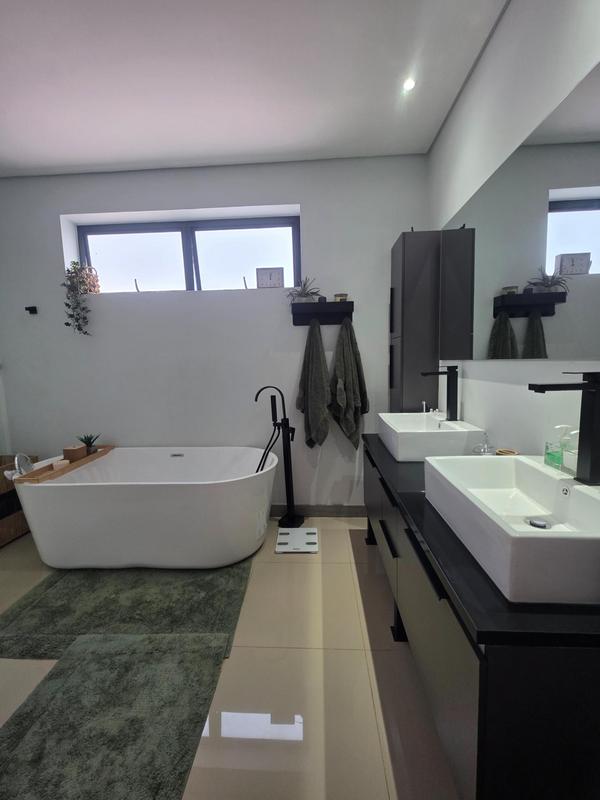 To Let 4 Bedroom Property for Rent in Lynnwood Gauteng